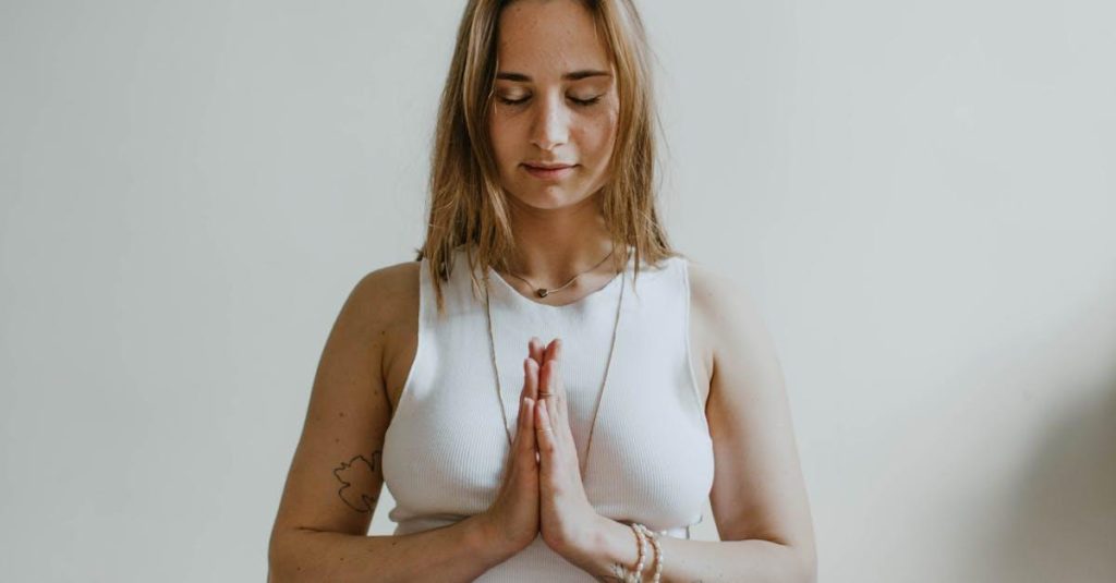 8 yogastillinger, der hjælper dig med at slappe af og slappe af