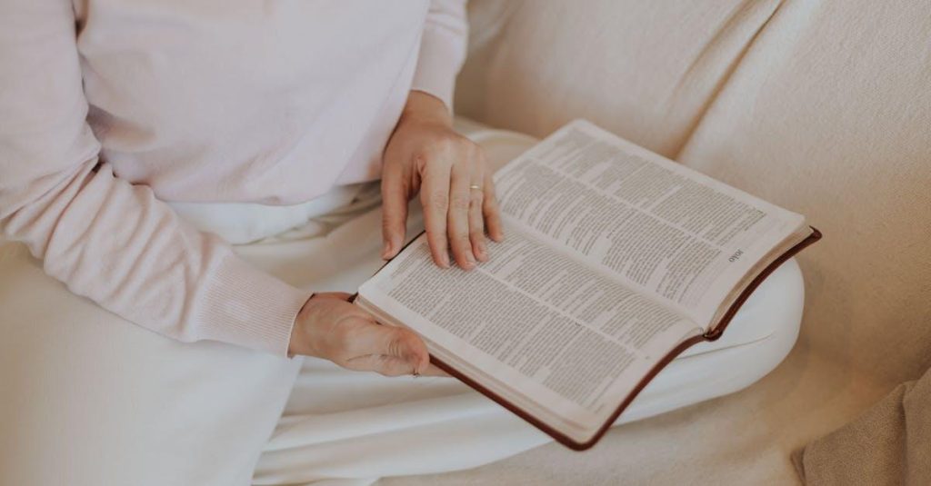 Religiøse motiver og visuelle udtryk i danske højtider